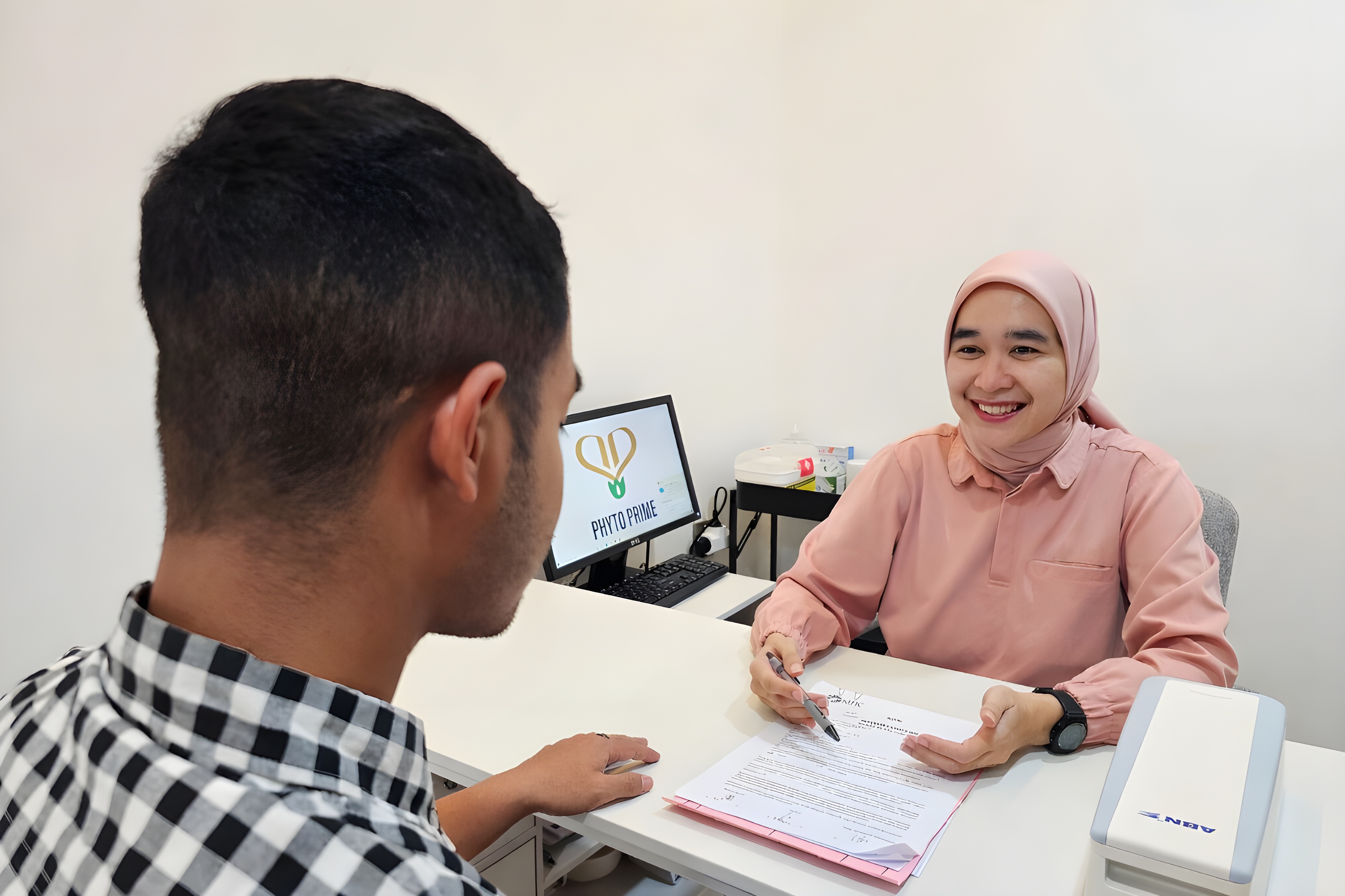 Konsultasi dan pemeriksaan pasien